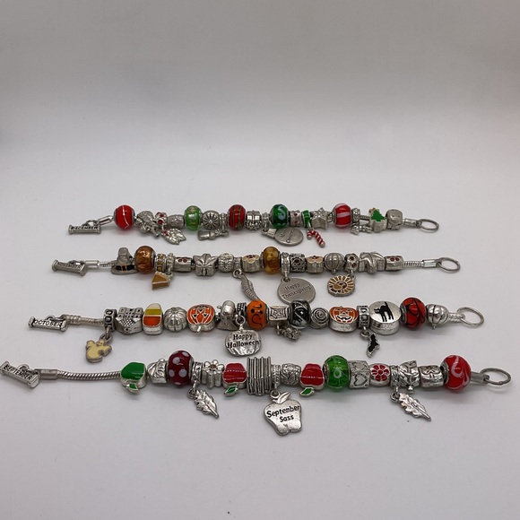 Willabee & Ward Set of 12 Month Bracelets